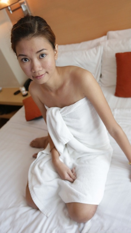 Сhinese hairy young pussy